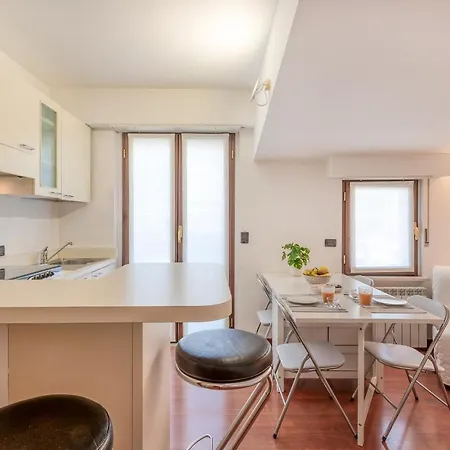Ferrucci, 6 - Monolocale Al Settimo Cielo Lejlighed Milano